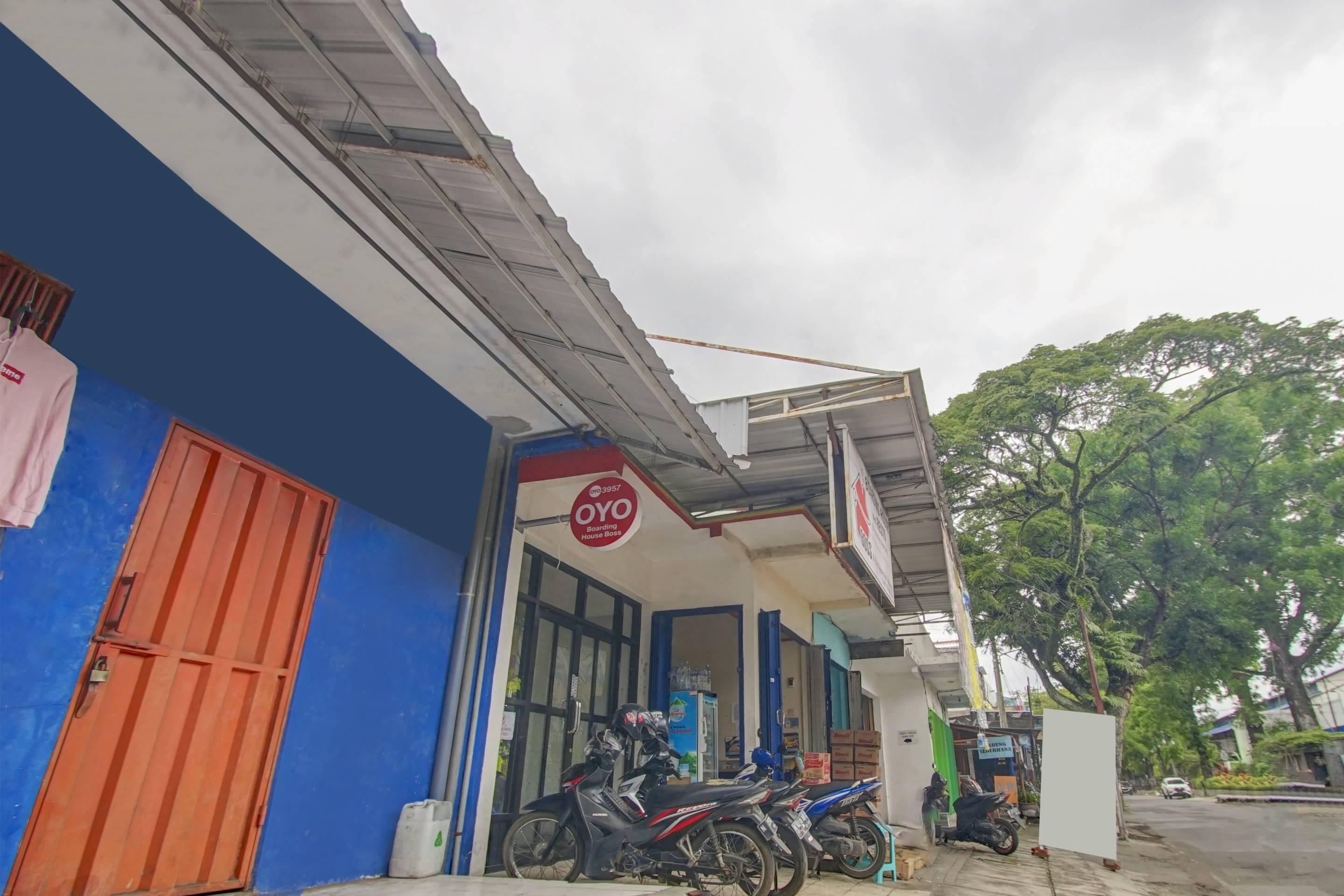 Reddoorz Near Stasiun Malang Kota Lama 2 Ngoại thất bức ảnh